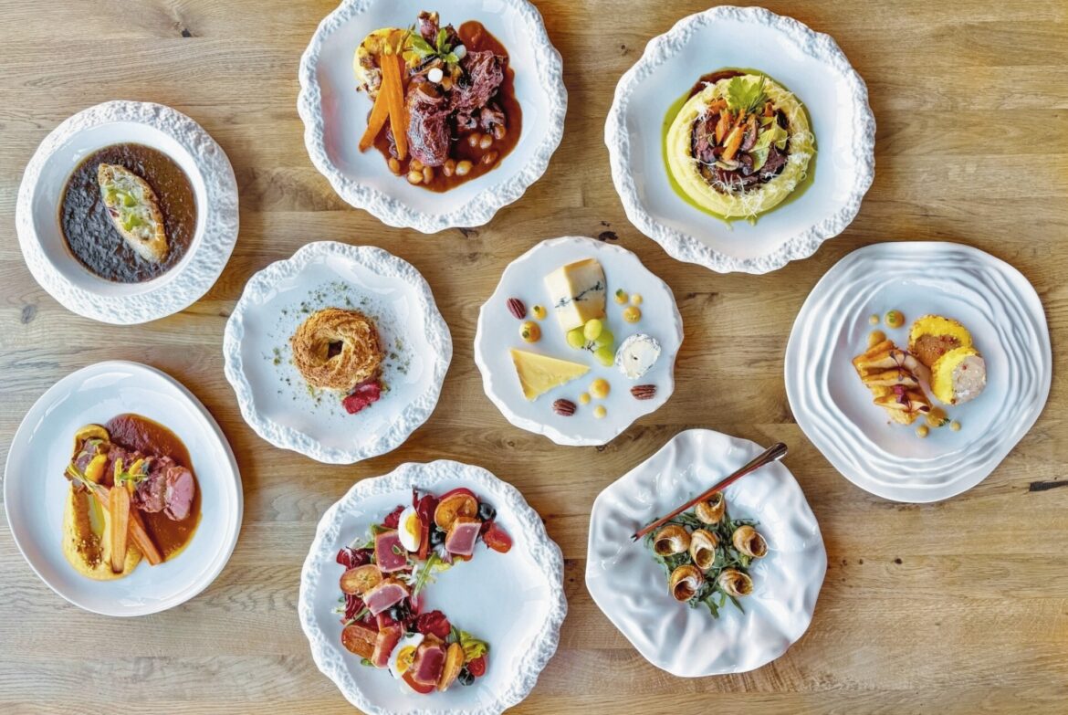 Franouzská kuchyně, restaurace na Krétě má speciální menu plné autentických francouzských pokrmů