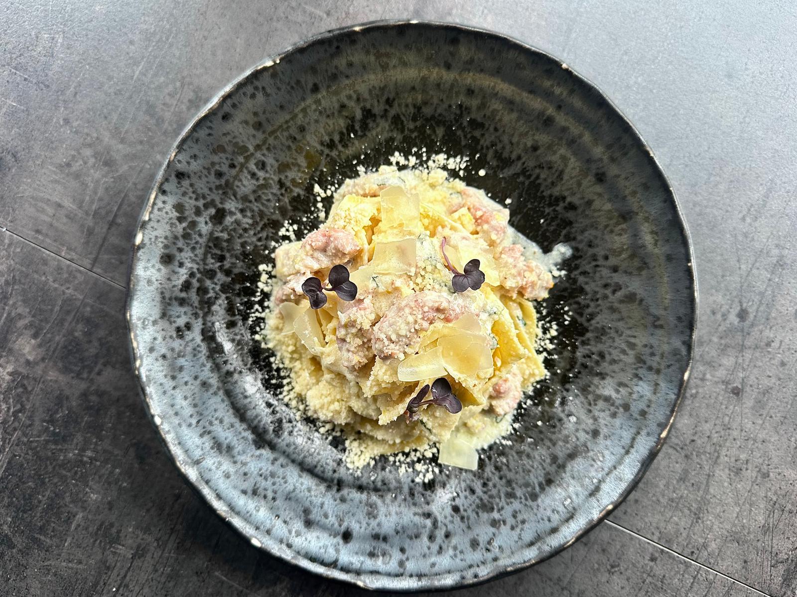 TAGLIATELLE CON SALSICCIA / TAGLIATELLE S ITALSKOU KLOBÁSKOU - italská kuchyně v letním speciálu restaurace Na Krétě!
