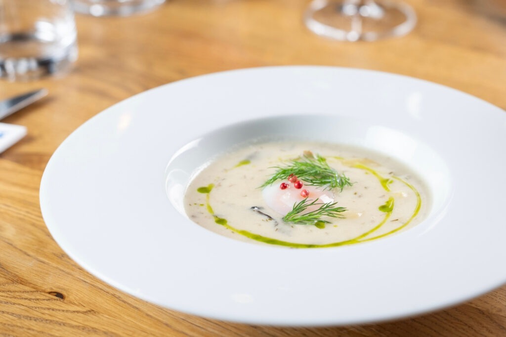 Nejlepší kulajda? Zkuste vyzkoušet tu naši! V českém speciálním menu v restauraci Na Krétě.