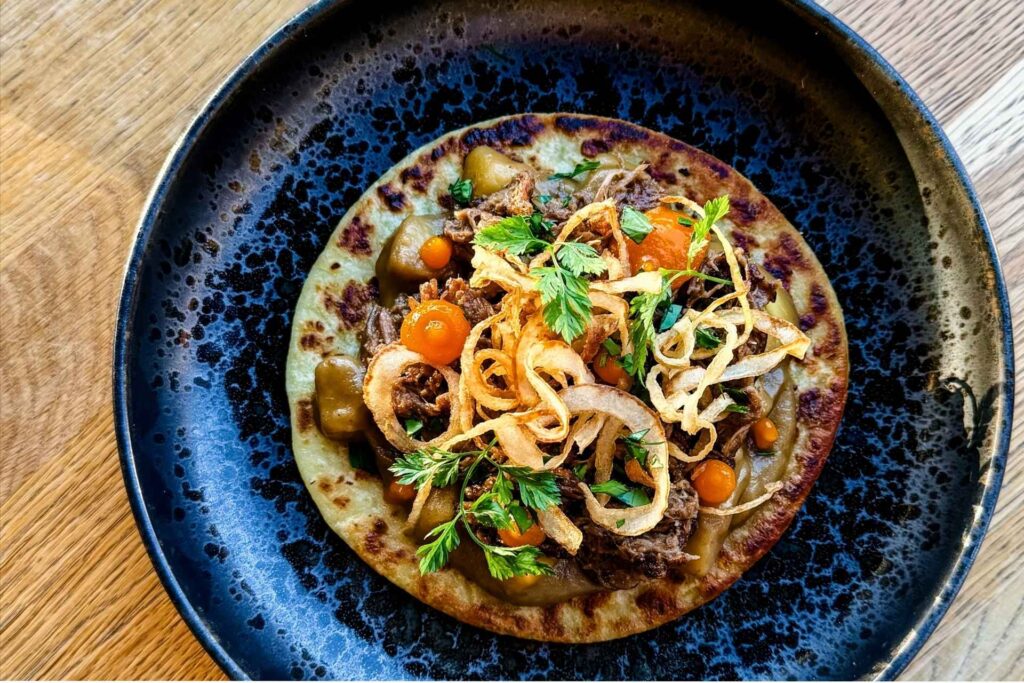 Svatomartinská husa - husí hody v restauraci Na Krétě. Kompletní svatomartinské menu - zde jako předkrm domácí lokše