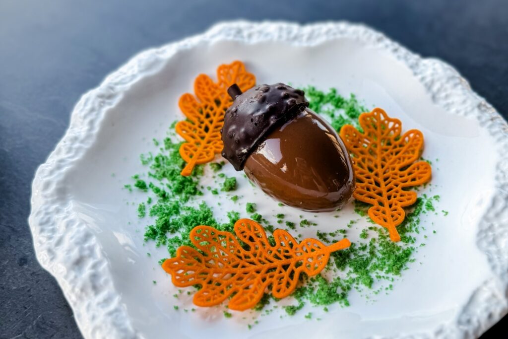 Svatomartinská husa - husí hody v restauraci Na Krétě. Kompletní svatomartinské menu - zde dezert - čokoládový žalud