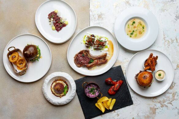 Milovníci pokrmů z masa - máme pro vás STEAK & BURGER speciál: STEAK & BURGER speciál. Připravili jsme výběr burgerů a výrazných masitých pokrmů, kde hraje hlavní roli šťavnatost, správná úprava a dobře zvolené kombinace chutí i struktur.