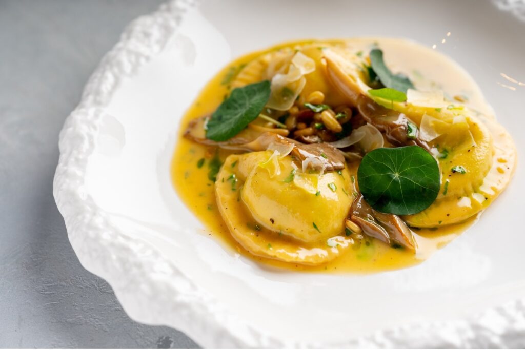 Domácí ravioli plněné ricottou a špenátem