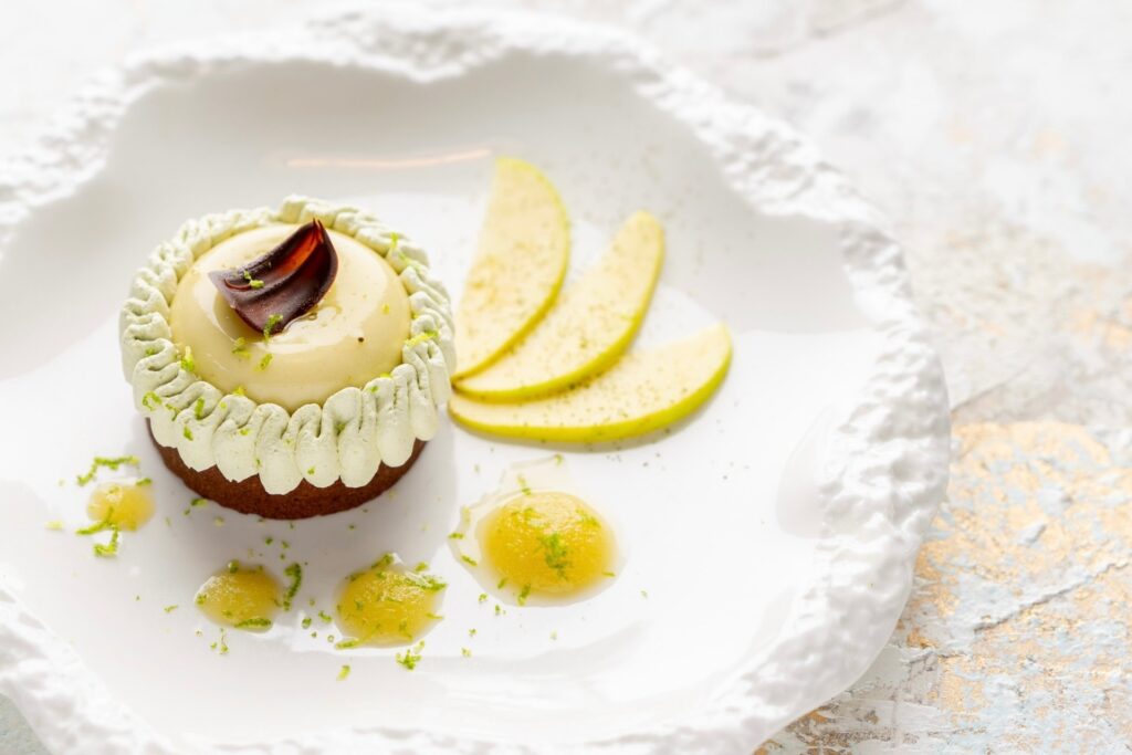 Moderní dezert s matchou nesmí chybět! Tartaletka matcha se zeleným jablkem. Úžasná kombinace!